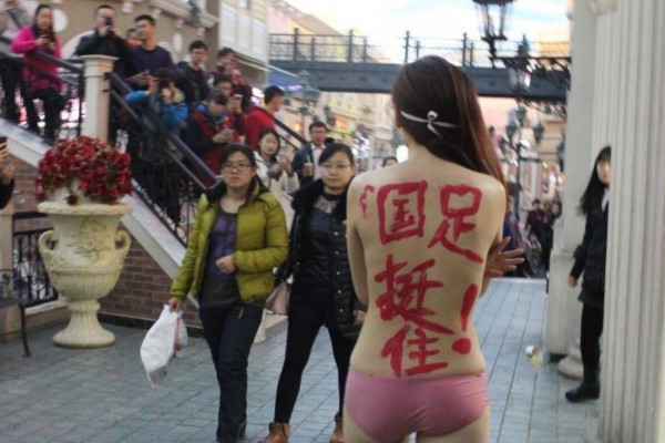 武汉夜色迷人，午夜茶香浓情